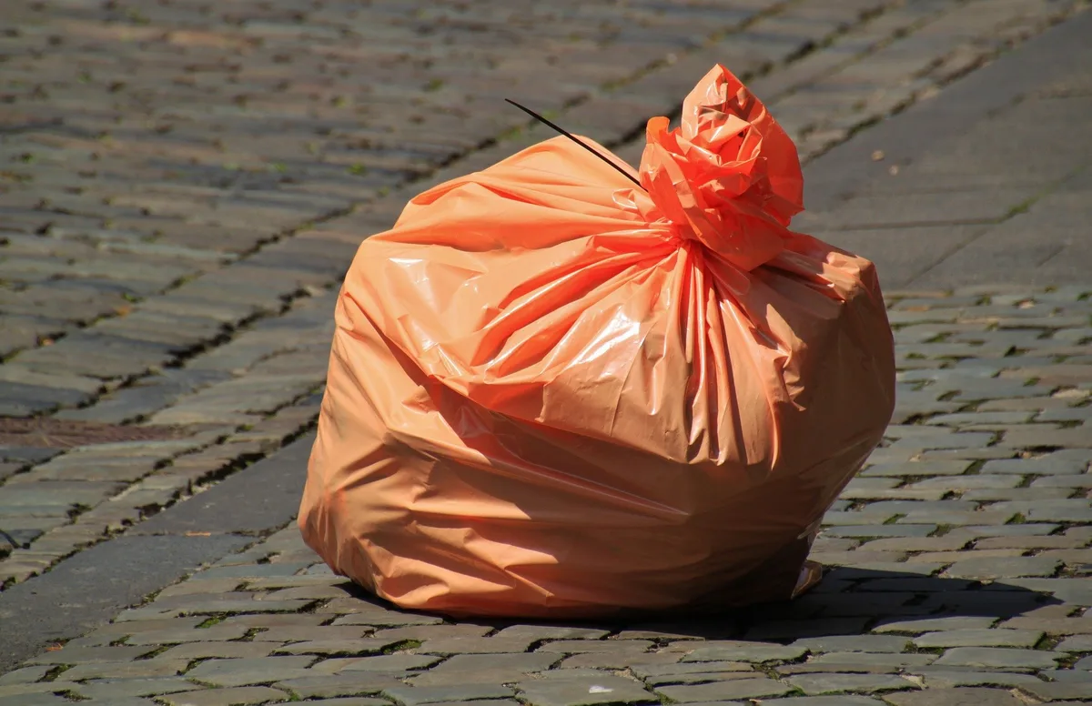 Igelitové tašky vyrábíme co nejšetrněji k  životnímu prostředí. Škodí skutečně víc než papírové?