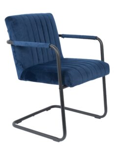 Tmavě modrá sametová jídelní židle DUTCHBONE Stitched s područkami Dutchbone