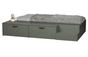 Hoorns Zelená dřevěná postel Erniest 80x200 cm Hoorns