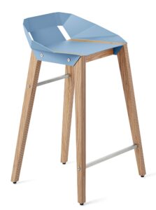 Světle modrá hliníková barová židle Tabanda DIAGO 62cm s dubovou podnoží Tabanda