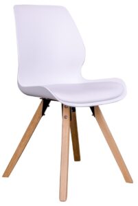 Bílá plastová jídelní židle Nordic Living Joona s přírodní podnoží Nordic Living