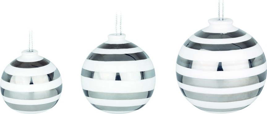 Sada 3 bílých keramických vánočních ozdob na stromeček s detaily ve stříbrné barvě Kähler Design Omaggio Kähler Design