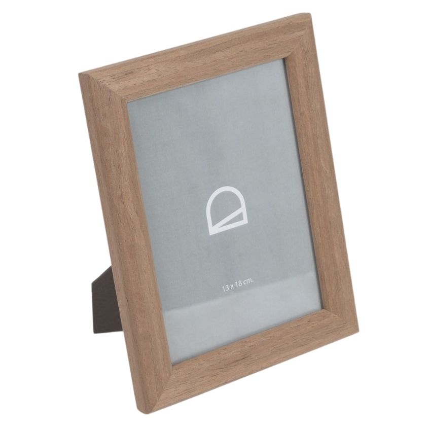 Tmavý dřevěný fotorámeček Kave Home Nazira 17 x 22 cm Kave Home