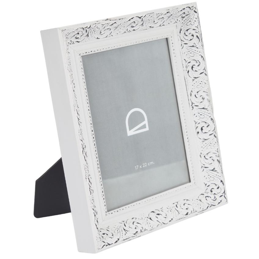 Bílý dřevěný fotorámeček Kave Home Large Zuley 17 x 22 cm Kave Home