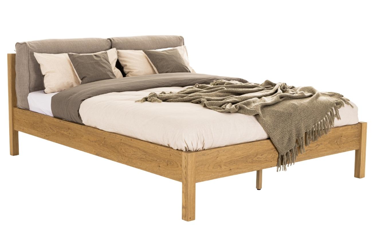 Masivní dubová dvoulůžková postel Cioata Calvin 160 x 200 cm s opěrnými polštáři Cioata