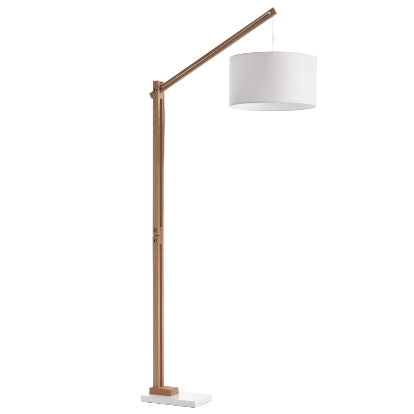 Bílá bavlněná stojací lampa Kave Home Riaz 186 cm s dřevěnou podstavou Kave Home