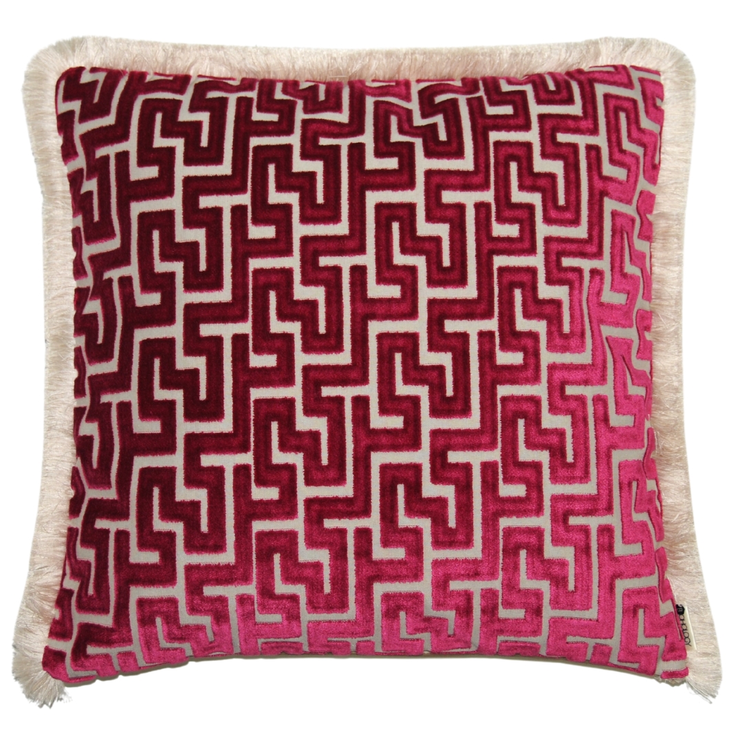 BOHOLOGY Růžový sametový povlak na polštář Labyrinth 50 x 50 cm s třásněmi BOHOLOGY