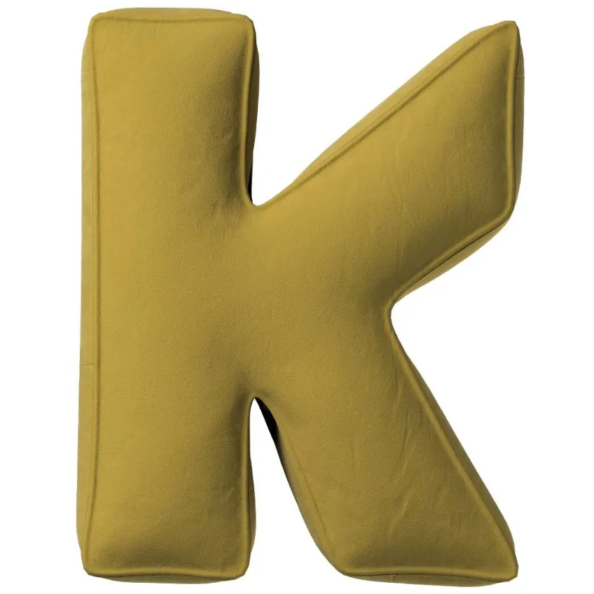 Yellow Tipi sametový polštář písmeno K