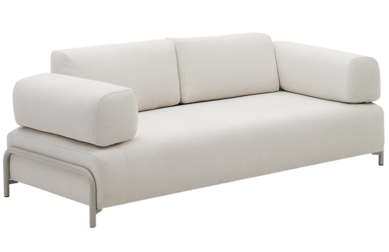 Béžová čalouněná třímístná pohovka Kave Home Compo II. 232 cm s polštáři Kave Home