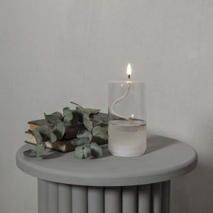 B&iacute;l&aacute; LED sv&iacute;čka ve skle Star Trading Flamme Float