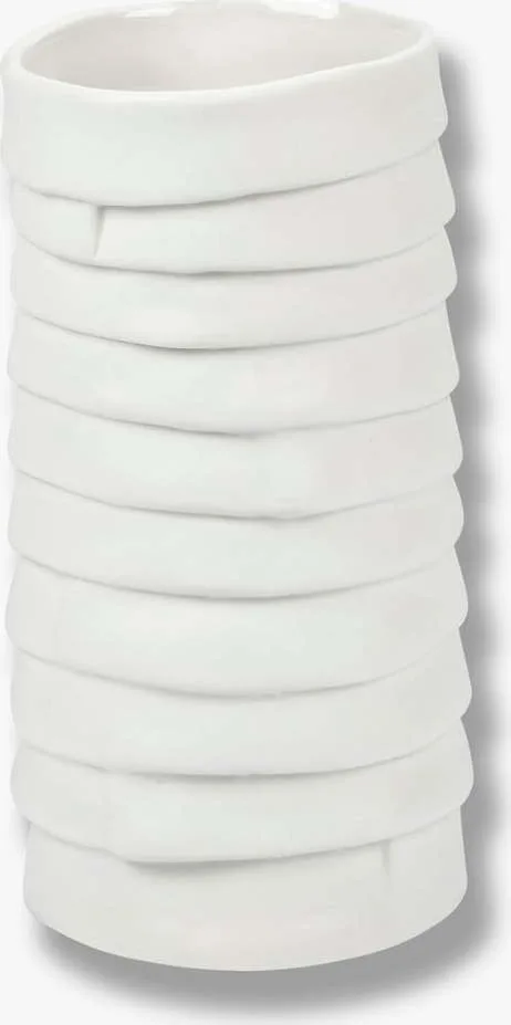 Bílá porcelánová ručně vyrobená váza Ribbon – Mette Ditmer Denmark
