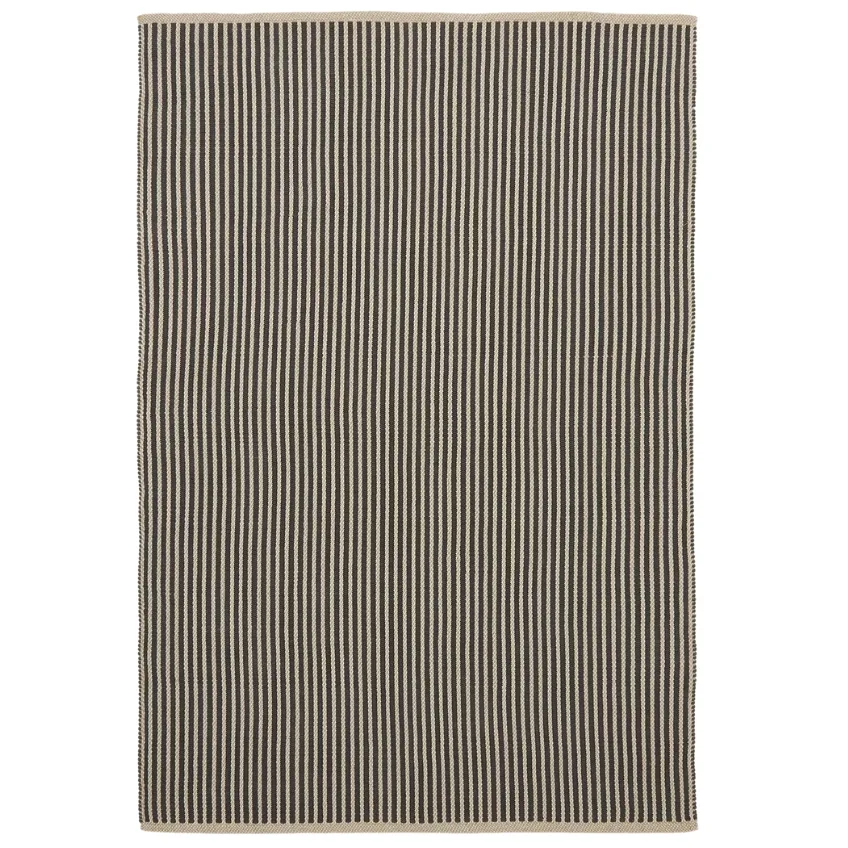 Kave Home Béžovo-černý zahradní koberec Satanca 160 x 230 cm