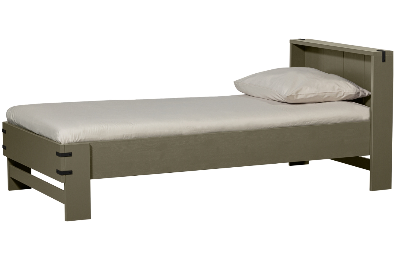 Hoorns Zelená dřevěná postel Ybo 90 x 200 cm Hoorns