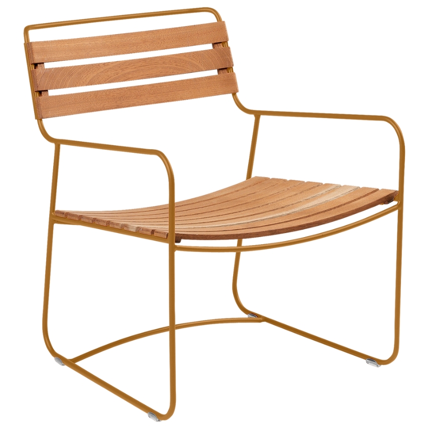 Hnědé dřevěné zahradní křeslo Fermob Surprising Fermob