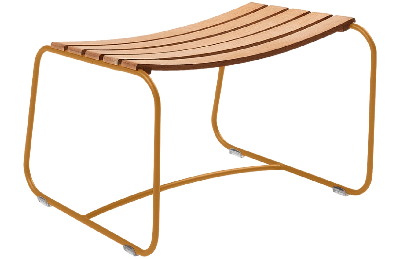 Hnědá dřevěná podnožka Fermob Surprising Fermob