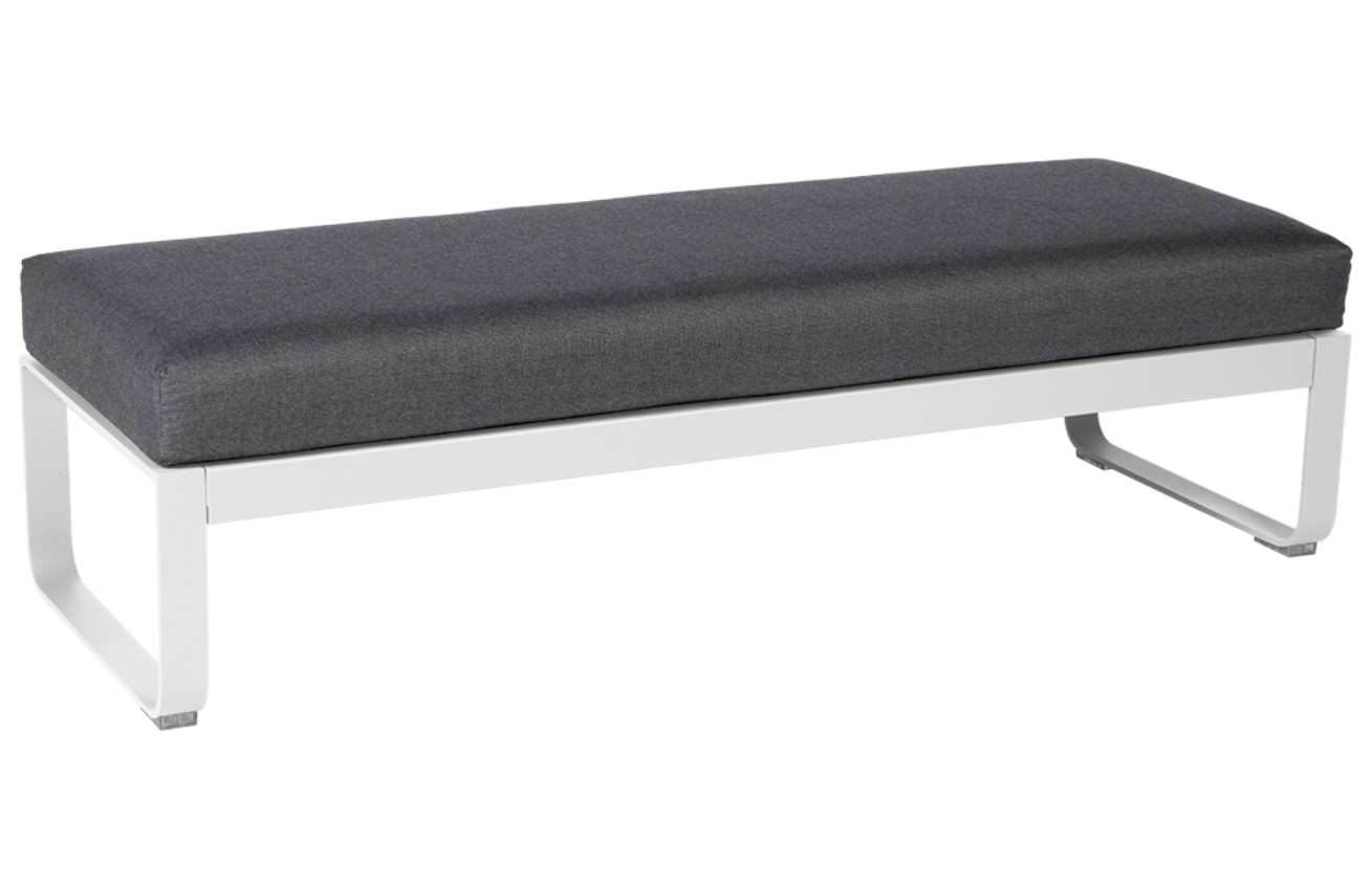 Tmavě šedá čalouněná lavice Fermob Bellevie 148 cm s bílou podnoží Fermob