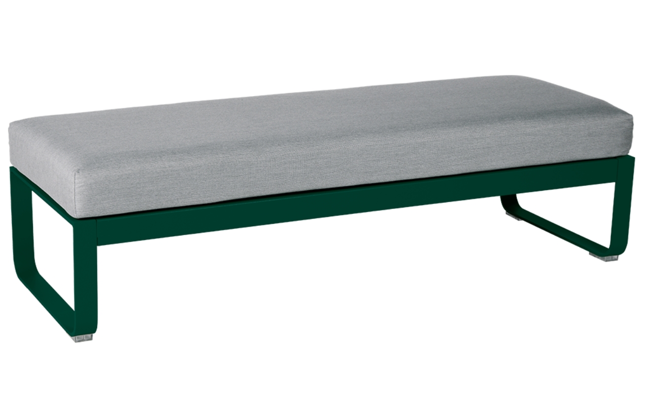 Šedá čalouněná lavice Fermob Bellevie 148 cm s tmavě zelenou podnoží Fermob