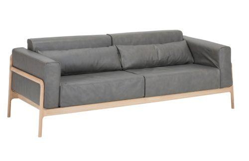 Gazzda Tmavě šedá čalouněná trojmístná pohovka Fawn 210 cm Gazzda