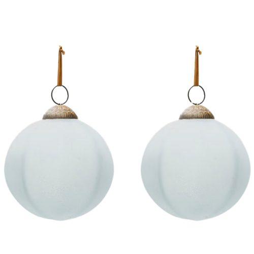 Set dvou bílých skleněných vánočních ozdob Kave Home Talve 10 cm Kave Home