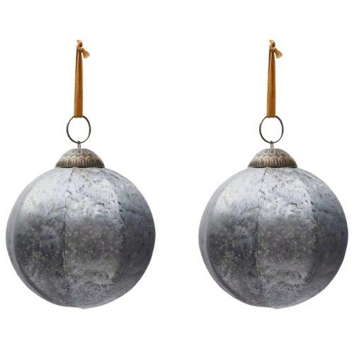 Set dvou stříbrných skleněných vánočních ozdob Kave Home Blama 10 cm Kave Home
