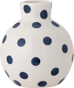 B&iacute;l&aacute; keramick&aacute; ručně malovan&aacute; v&aacute;za (v&yacute;&scaron;ka 11 cm) Fian &ndash; Bloomingville Bloomingville