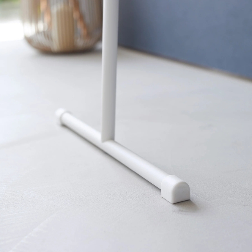 YAMAZAKI Kovový stojací věšák Tower 162 cm YAMAZAKI