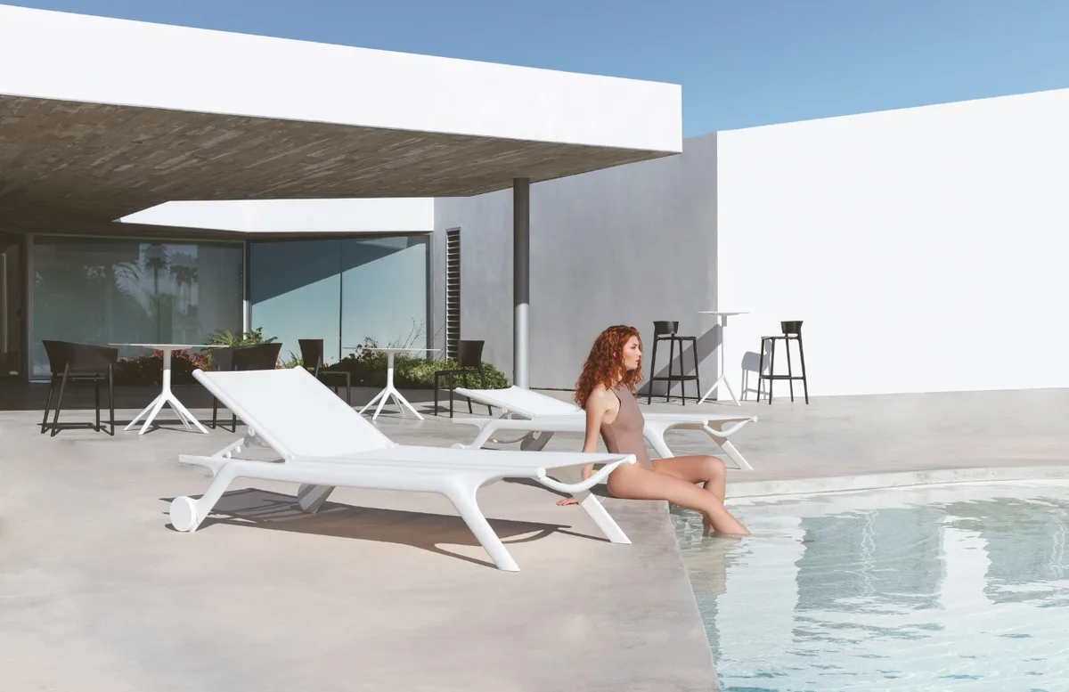 VONDOM Plastové zahradní lehátko AFRICA