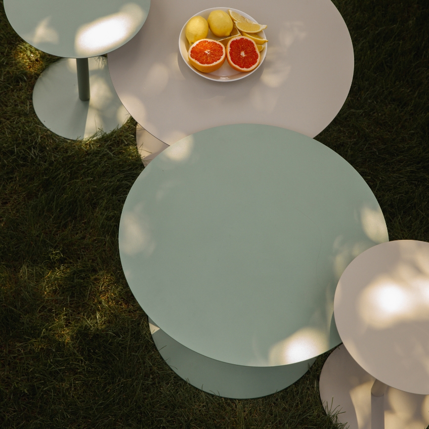 Zuiver Kovový zahradní stolek SNOW 60 cm Zuiver