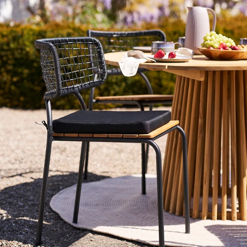 Nordic Living Teakový zahradní stůl Lorei 120 cm Nordic Living