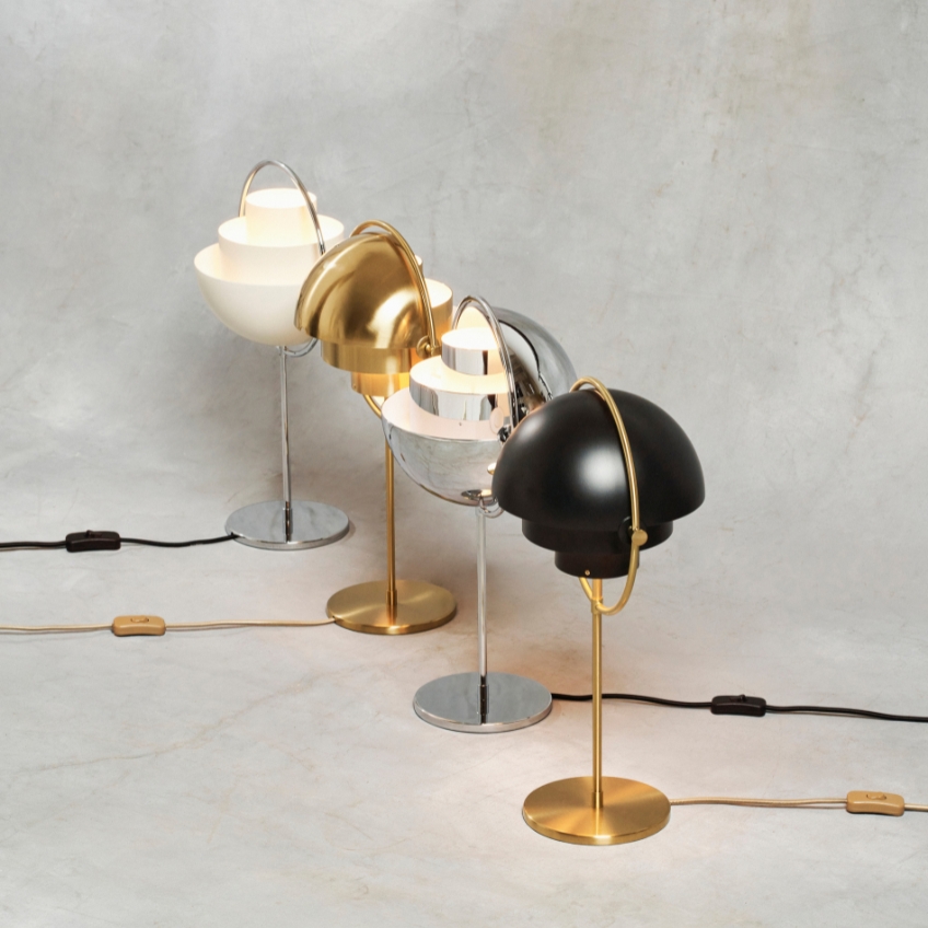 GUBI Kovová stolní lampa Multi-Lite GUBI