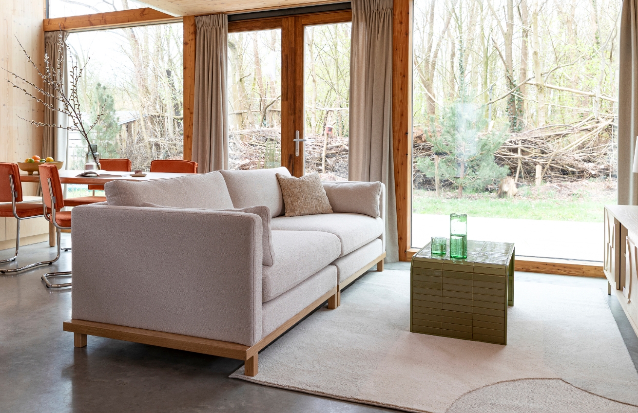 Béžová čalouněná pohovka ZUIVER BLOSSOM 335 cm Zuiver