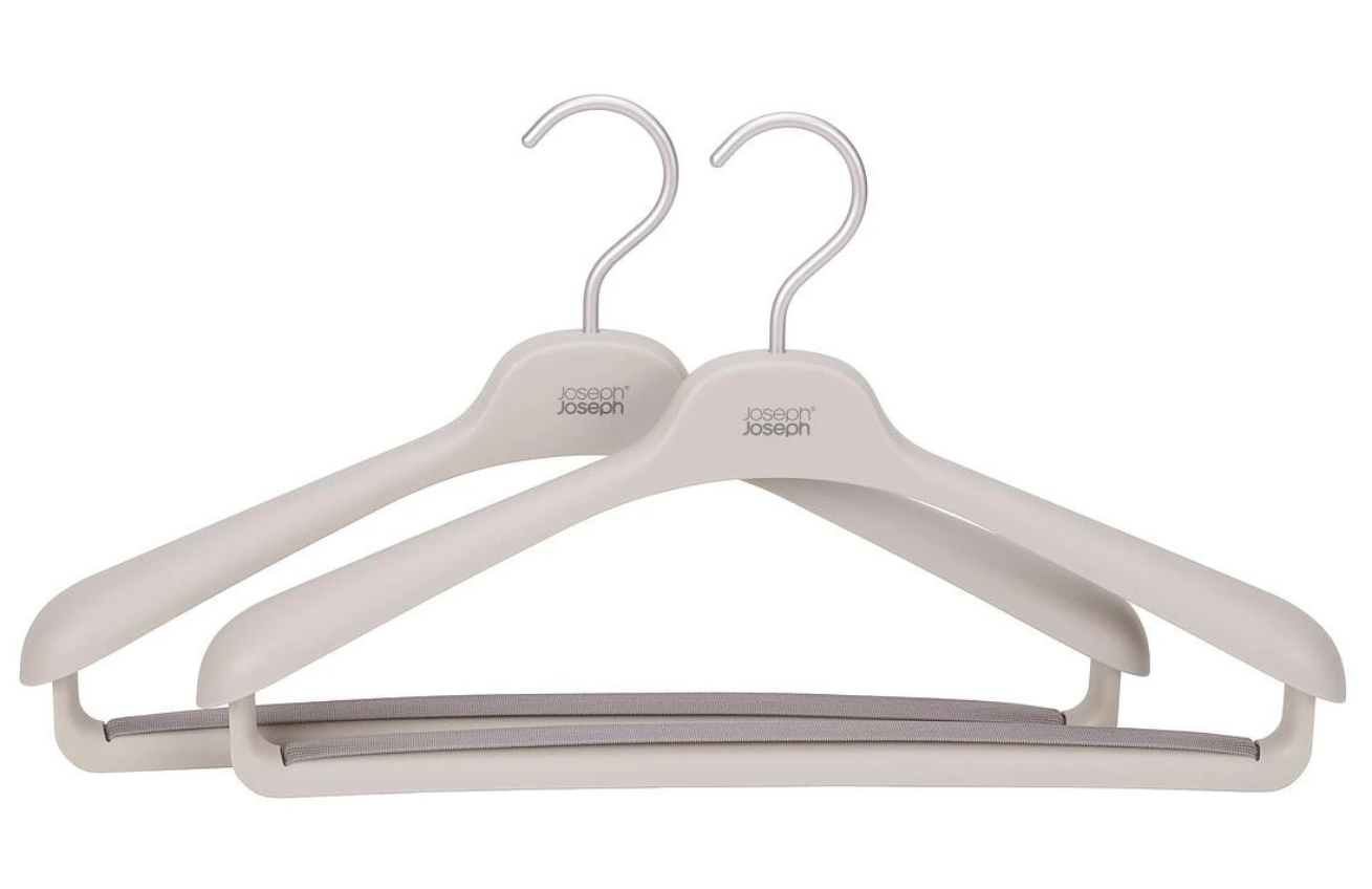 Joseph Joseph Sada dvou béžových plastových ramínek Orderly Joseph Joseph