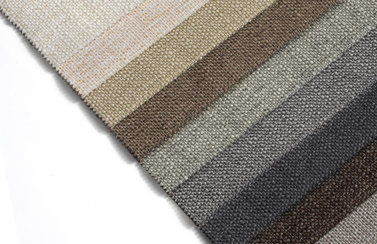 Cosmopolitan Design Tmavě šedé čalouněné křeslo Vienna Cosmopolitan Design