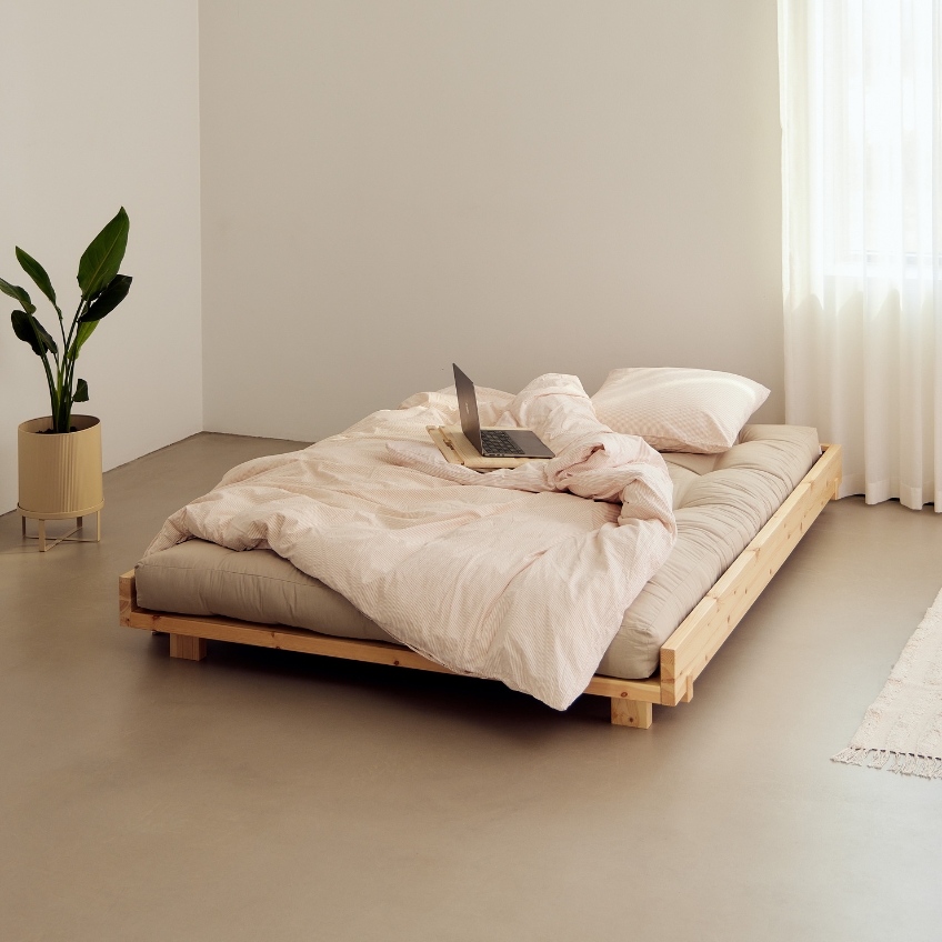 Hnědá dřevěná dvojlůžková postel Karup Design Social 180 x 200 cm Karup Design