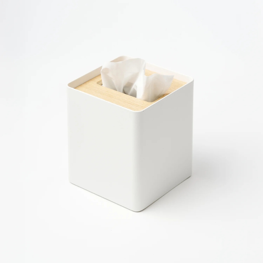 YAMAZAKI Bílý kovový box na ubrousky Rin 13 x 13 cm YAMAZAKI