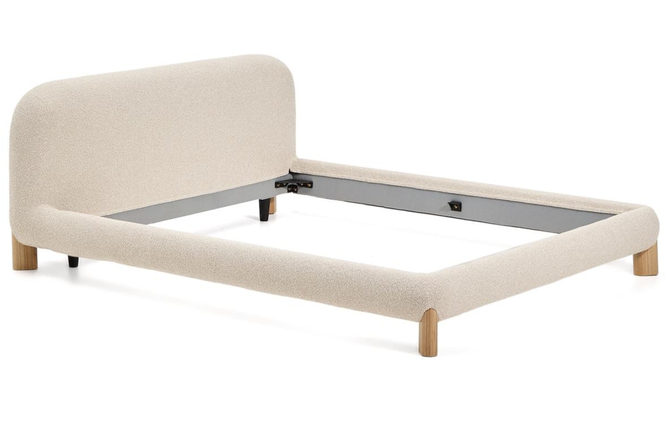 Kave Home Béžová bouclé dvoulůžková postel Odina 180 x 200 cm s přírodní podnoží Kave Home