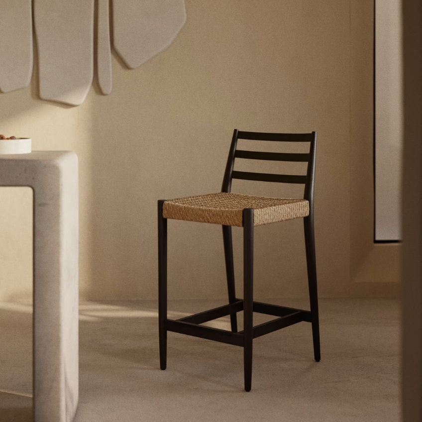 Kave Home Černá dubová barová židle Analy 65 cm s výpletem Kave Home