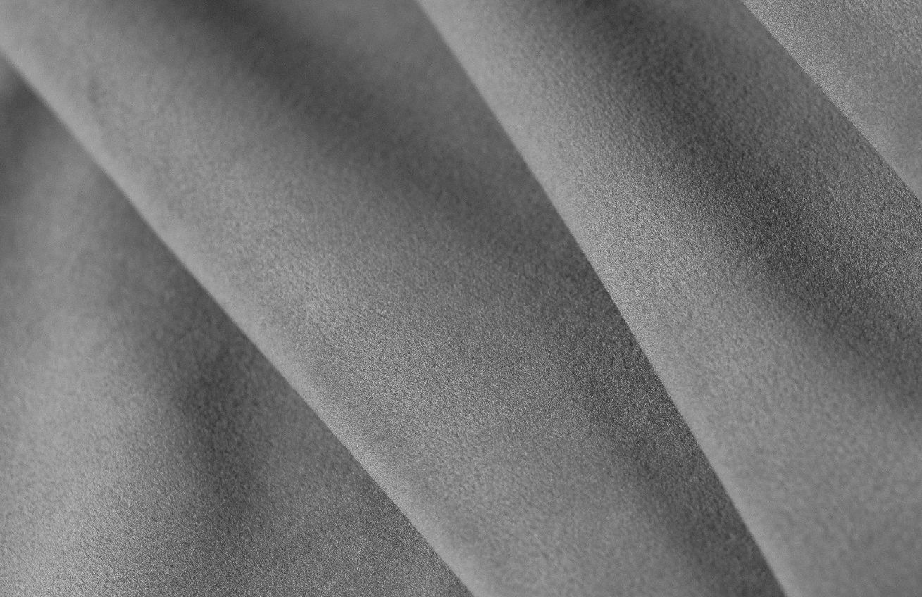 Cosmopolitan Design Šedá sametová trojmístná pohovka Sydney 230 cm Cosmopolitan Design