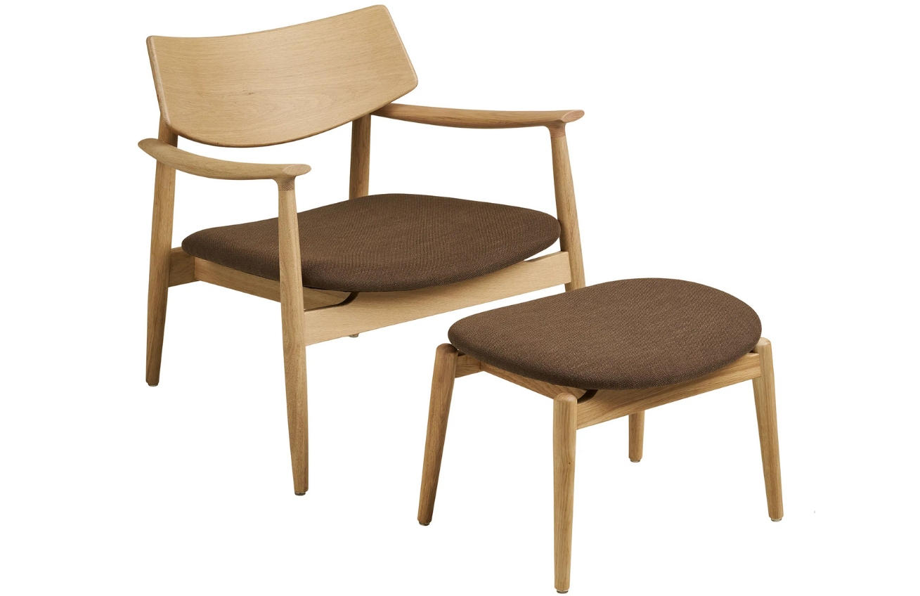 Nordic Living Hnědé křeslo Olivera s podnožkou Nordic Living