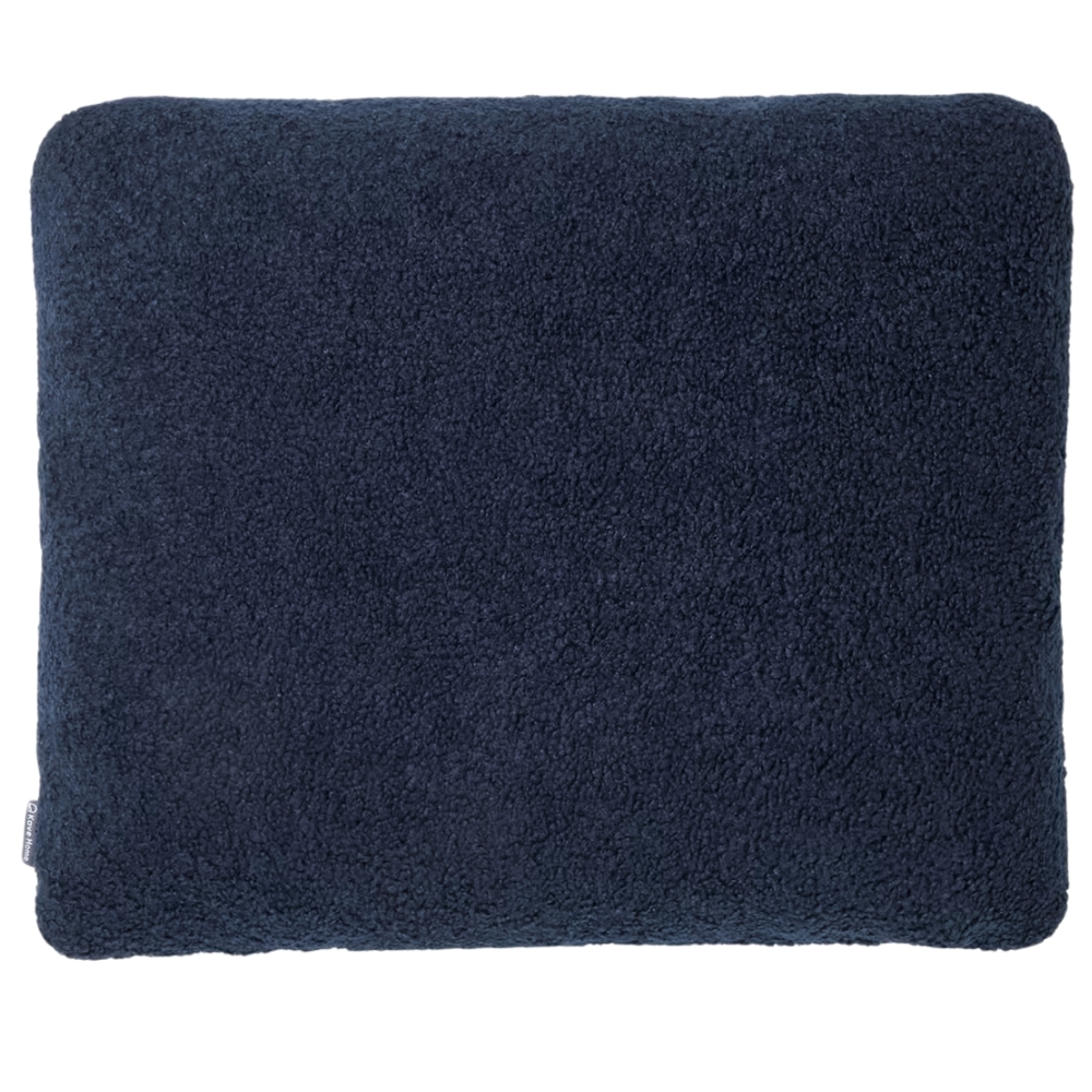 Kave Home Tmavě modrý bouclé polštář Martina 36 x 47 cm Kave Home