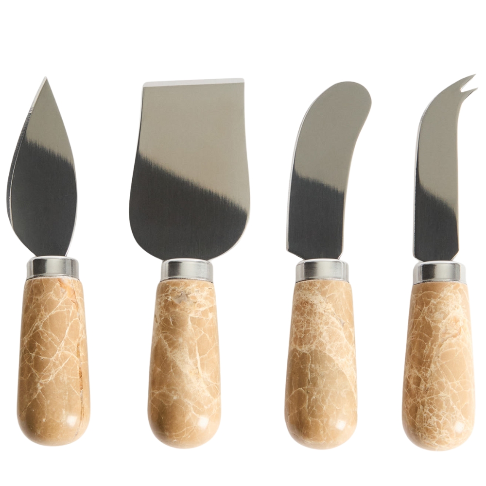 Kave Home Sada čtyř nožů na sýr Adoma s mramorovou rukojetí Kave Home