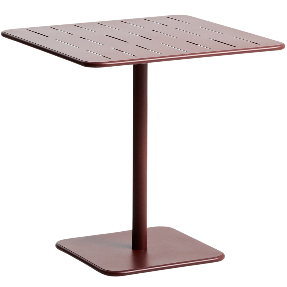 Kave Home Červený kovový zahradní stůl Brai 70 x 70 cm Kave Home