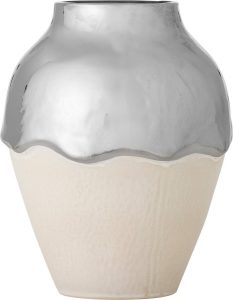 Kr&eacute;mov&aacute;/ve stř&iacute;brn&eacute; barvě v&aacute;za z kameniny (v&yacute;&scaron;ka 26 cm) Silvio &ndash; Bloomingville Bloomingville