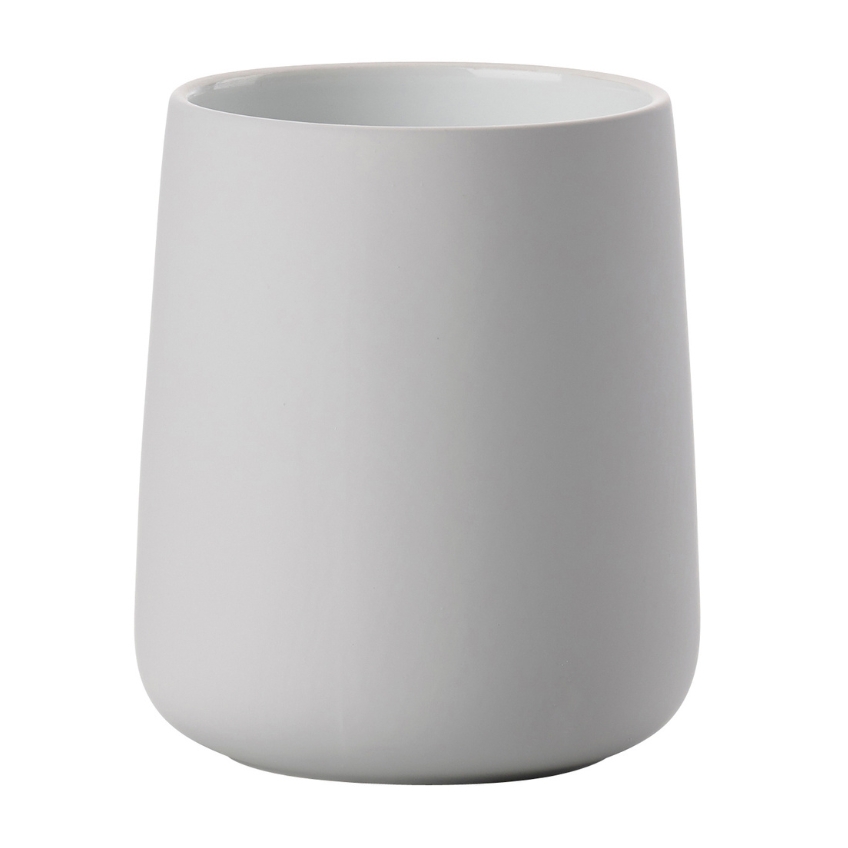 Zone Denmark Světle šedý porcelánový kelímek na kartáčky Nova Zone Denmark
