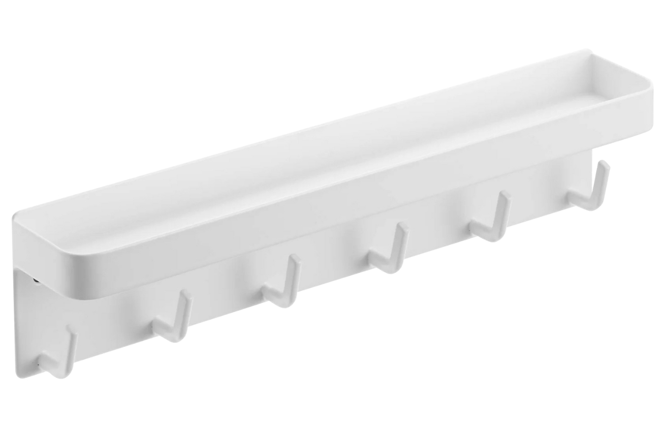 Bílý kovový nástěnný věšák na klíče Yamazaki Smart 6 x 25 cm s policí YAMAZAKI