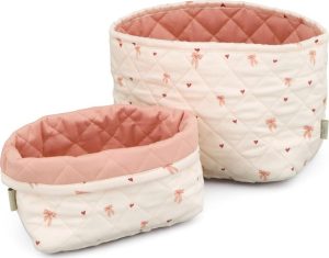 Růžov&eacute;/kr&eacute;mov&eacute; l&aacute;tkov&eacute; dětsk&eacute; ko&scaron;e na hračky v sadě 2 ks &oslash; 24x17 cm Bows &ndash; Cam Cam Copenhagen Cam Cam Copenhagen